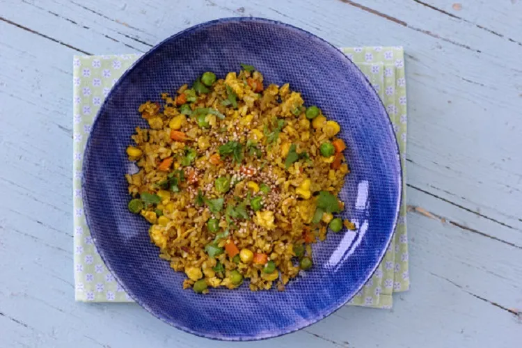 Arroz Frito Com Atum E Legumes Colher De Pau